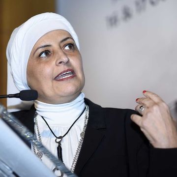 Photo of Howayda Al-Harithy speaking